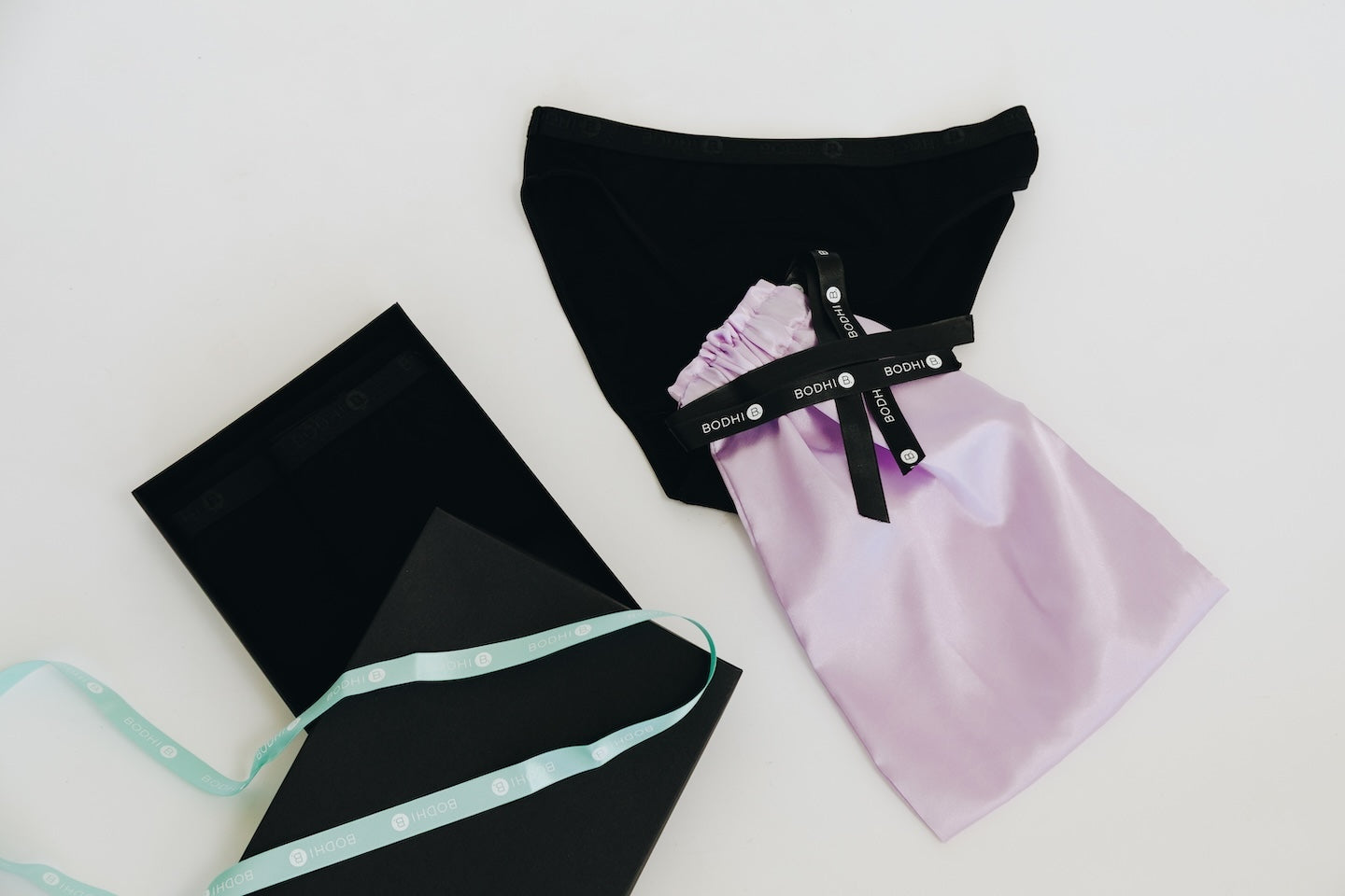 TEEN GIFT BOX - CLASSIC BIKINI 3PK MEDIUM ABSORBENCY