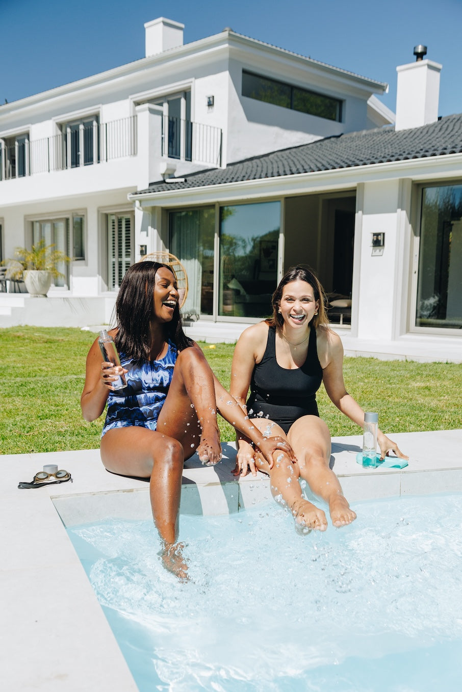 WOMEN'S RACERBACK - LIGHT ABSORBENCY BLACK